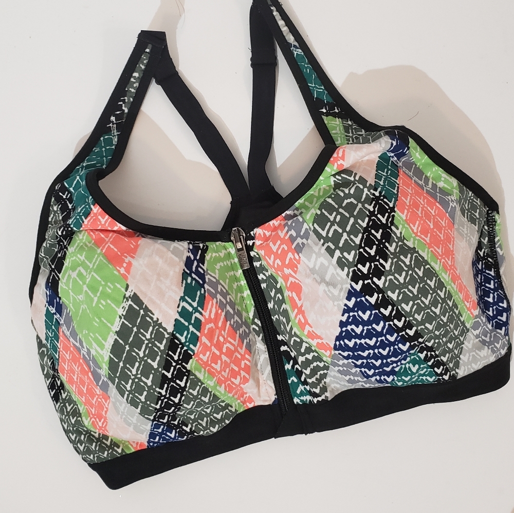 Victoria Sport -Knock Out Sports Bra 36D
